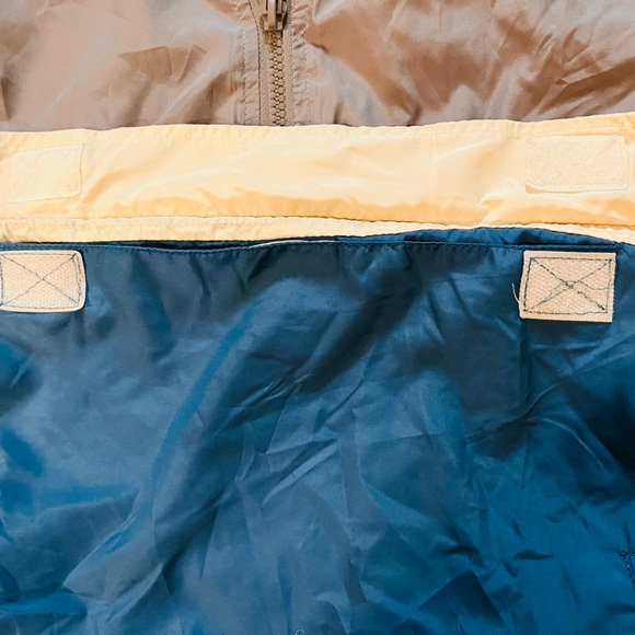 Sz small Pullover windbreaker, packable pouch. 90’s vintage style - Picture 5 of 6